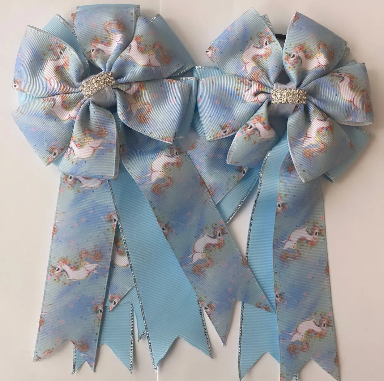 🫶 Show Bows: Unicorns Light Blue