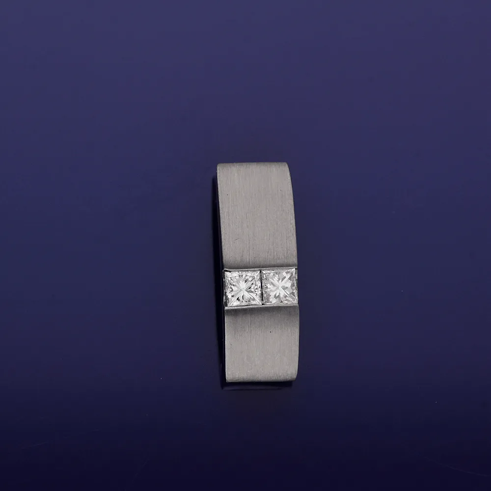 18ct White Gold Modern Diamond Pendant