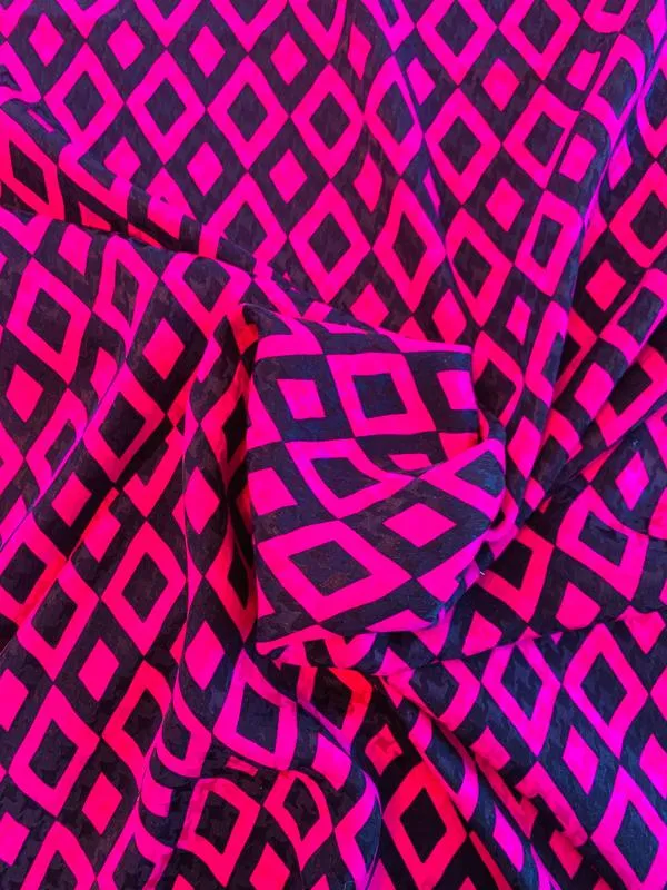 Abraham Geometric Diamond Printed Silk Jacquard - Fuscia / Navy