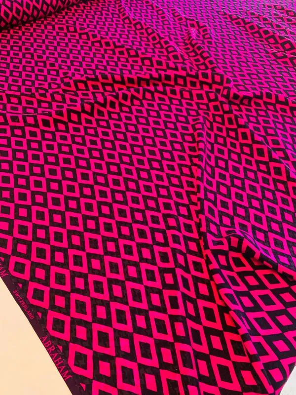 Abraham Geometric Diamond Printed Silk Jacquard - Fuscia / Navy