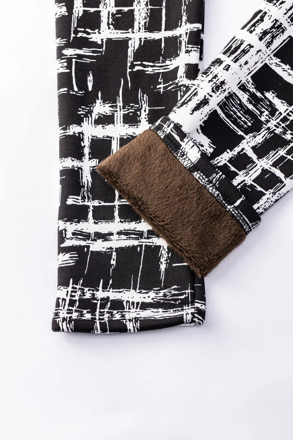 B&W Traces - Cozy Lined