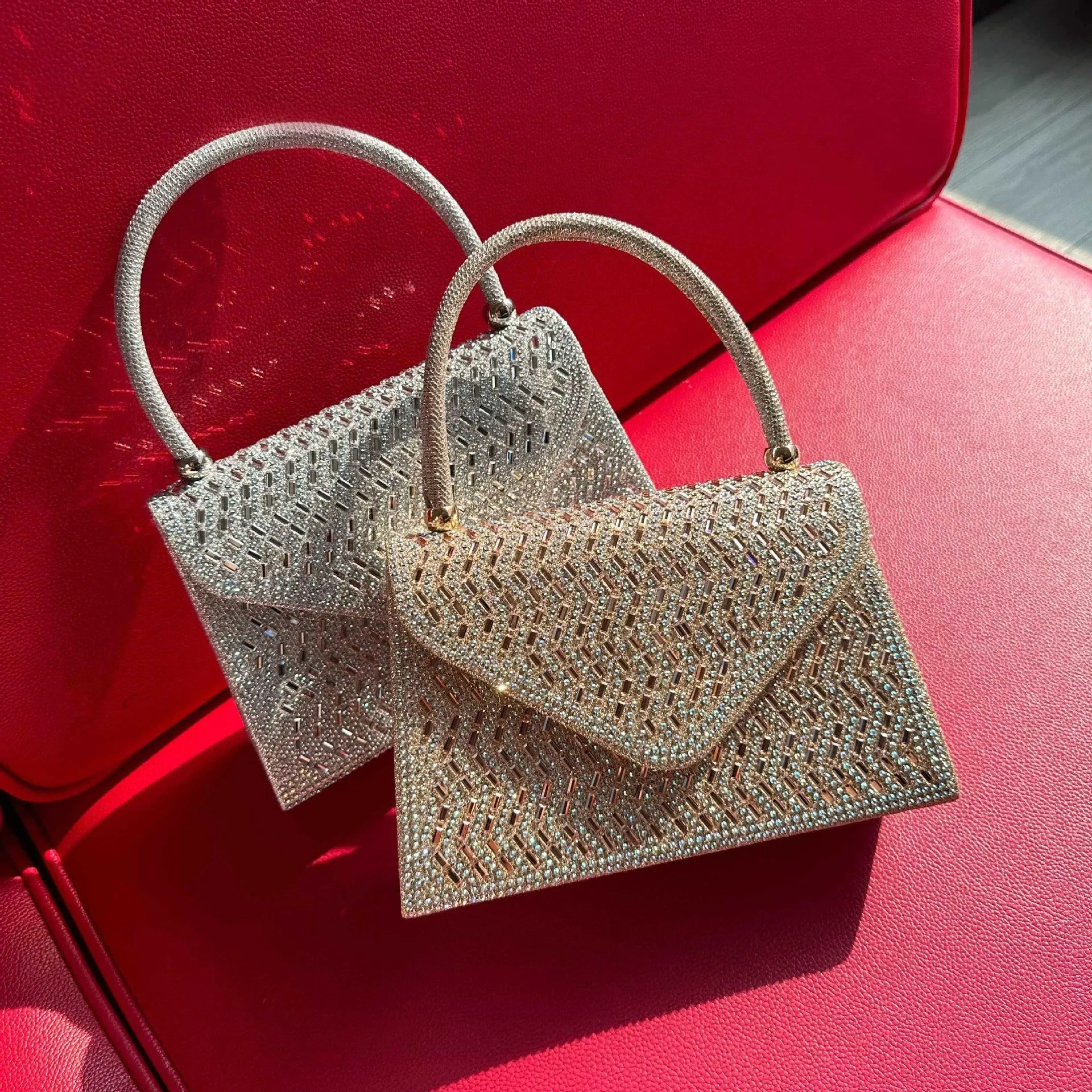 Dazzling Rhinestone Evening Handbag: The Ultimate Ladies' Dinner Accessory