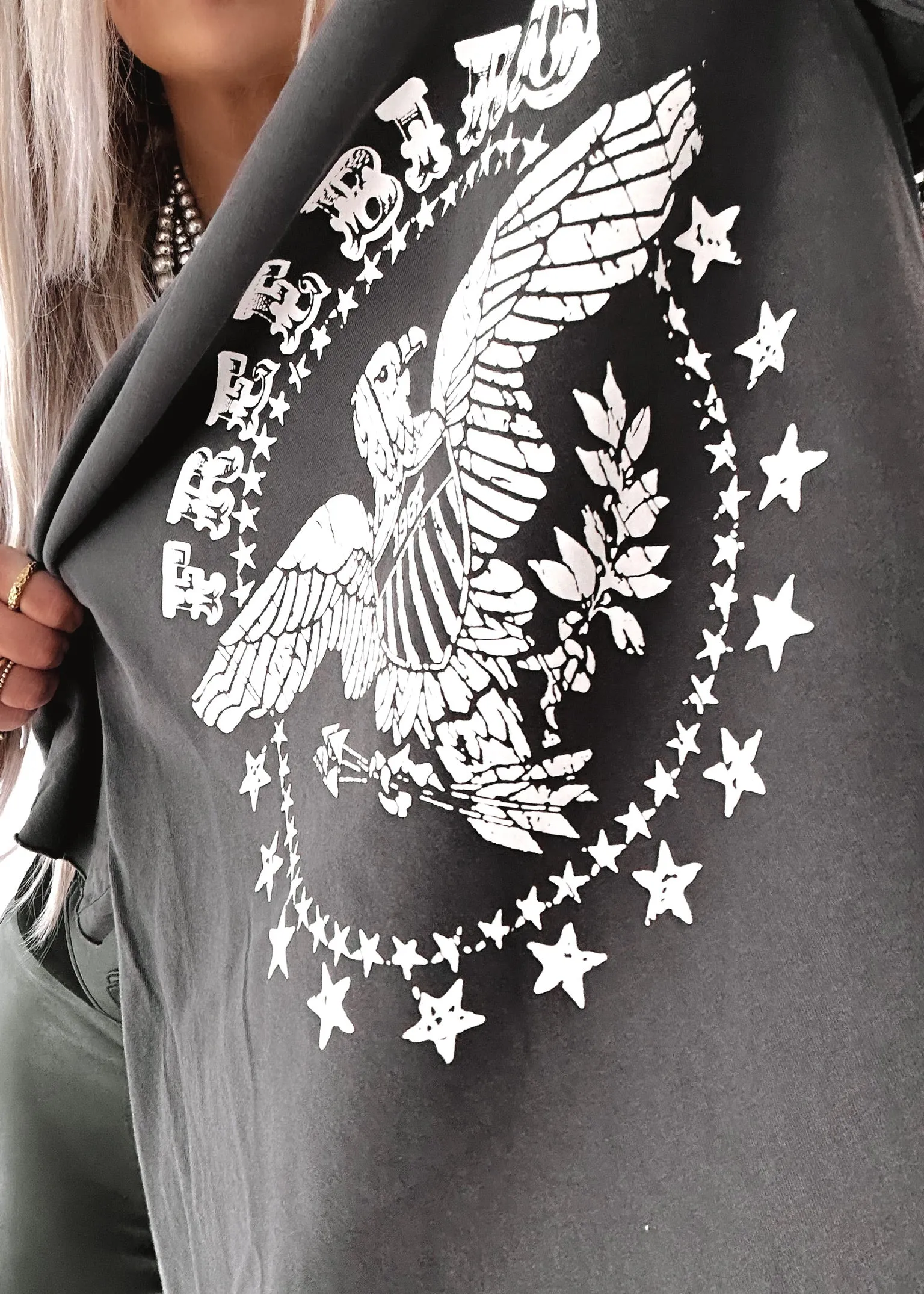 FREE BIRD SIDE SLIT TEE