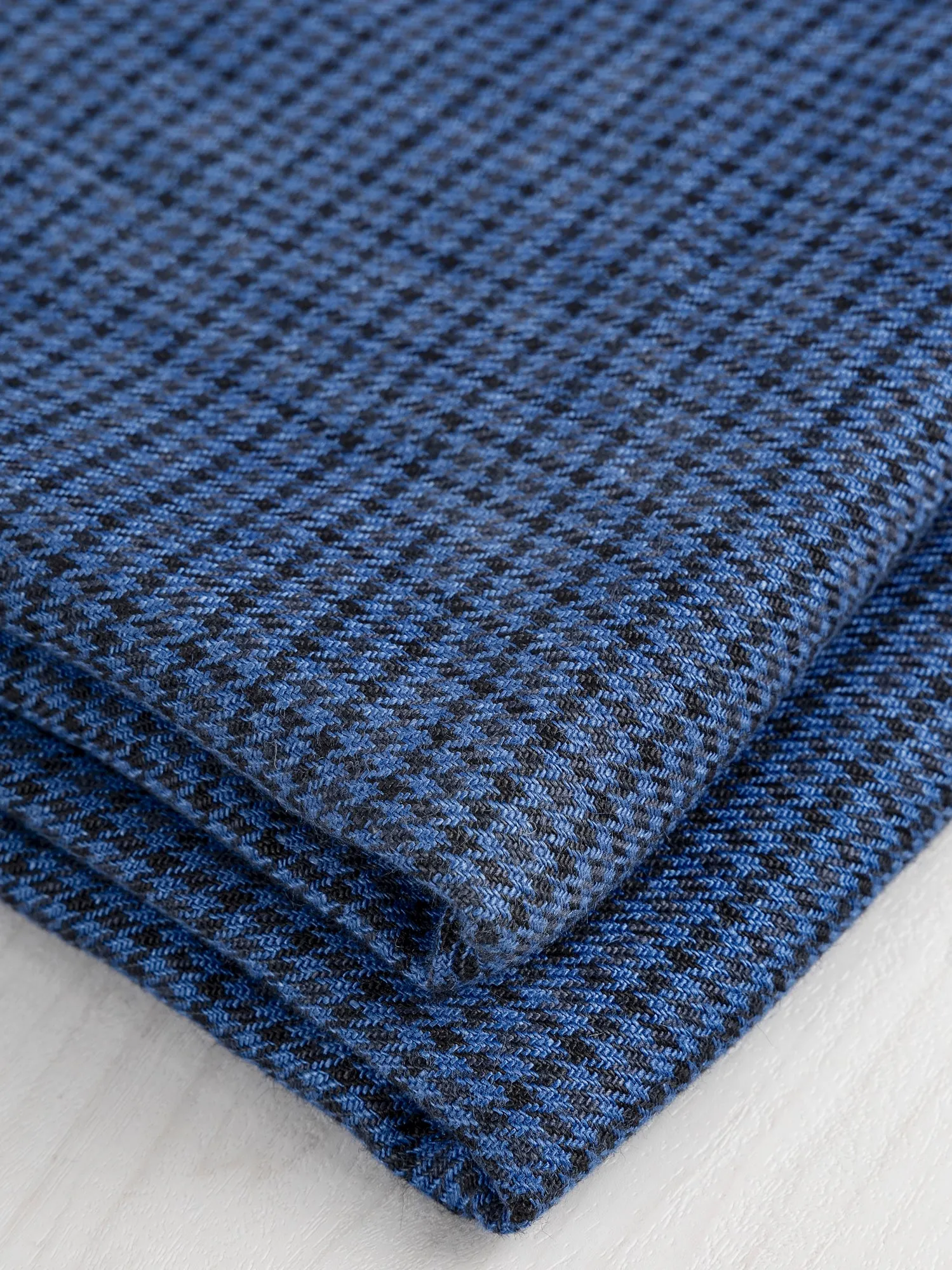 Houndstooth Irish Linen Heavy Suiting Deadstock - Black   Blue - Swatch