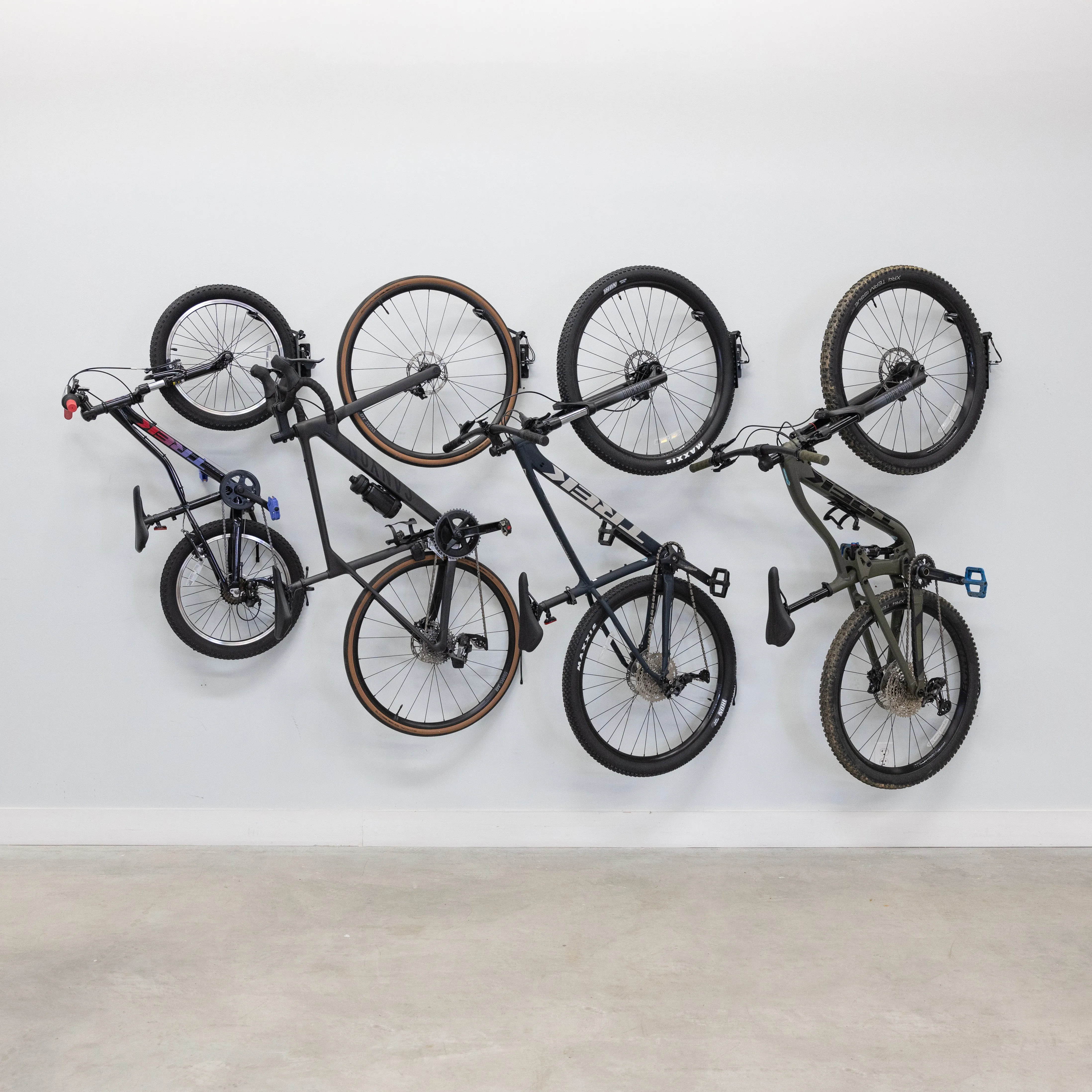 OUTLET | Swivel Mount Bike Storage Rack | 4 Bicycle | Garage Wall Hook | Deep Water