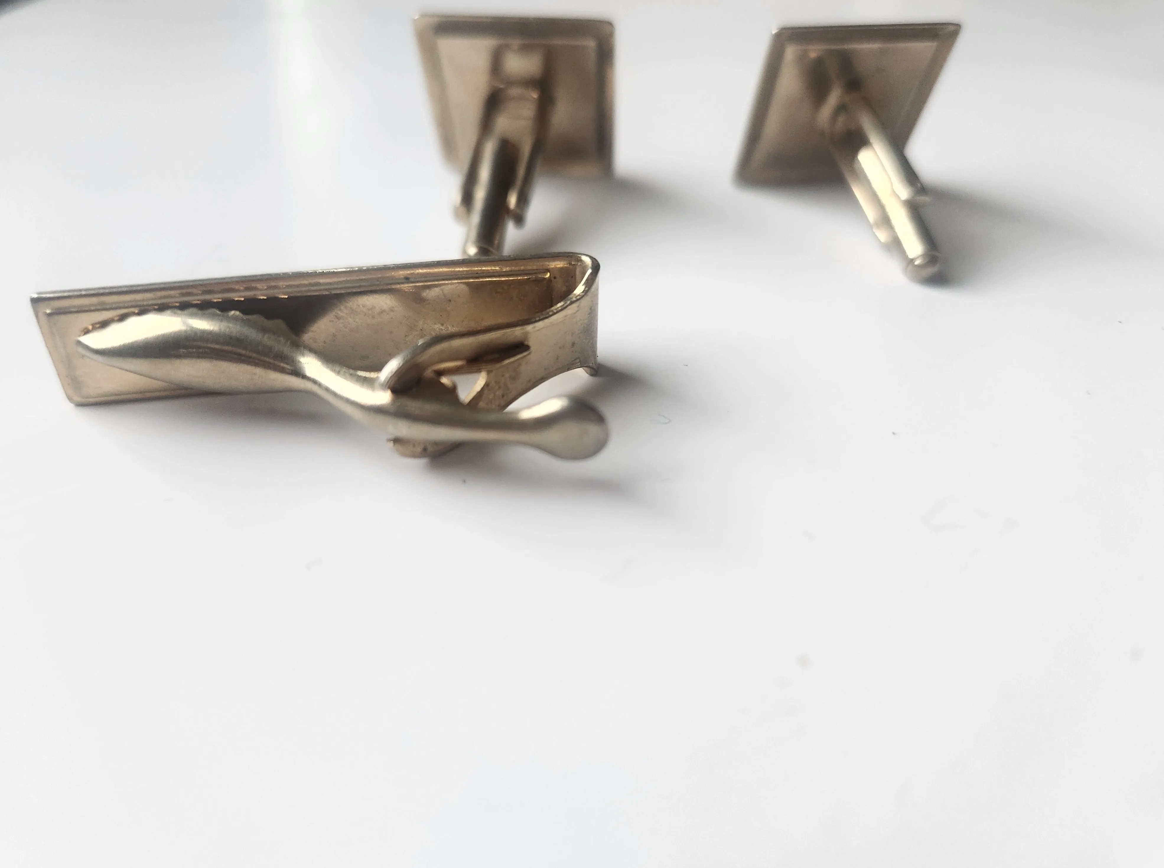 White Waved Cufflink Set